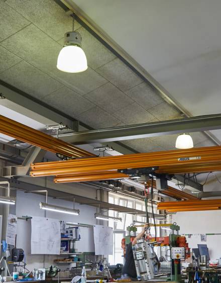 Workshop lighting in the car dealership