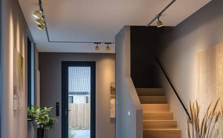 Lumaro skinnesystem i gangen