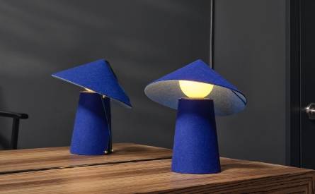 Lámpara de mesa azul