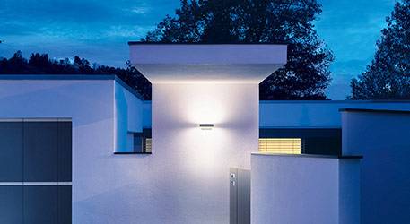 LED intelligente Aussenwandleuchte STEINEL L 810