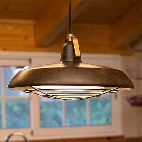 Lampă suspendată LED Plec cu eficiență energetică, IP44