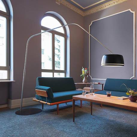 LED Bogenleuchte Central von serienlighting