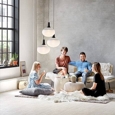 Dee - LED-pendellampa av glas och metall