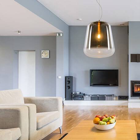 Glorio - pendellampa med tonad glasskärm