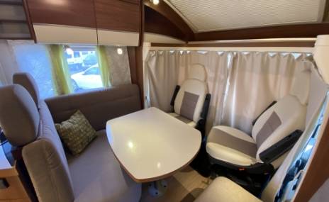 Esszimmer im Wohnwagen