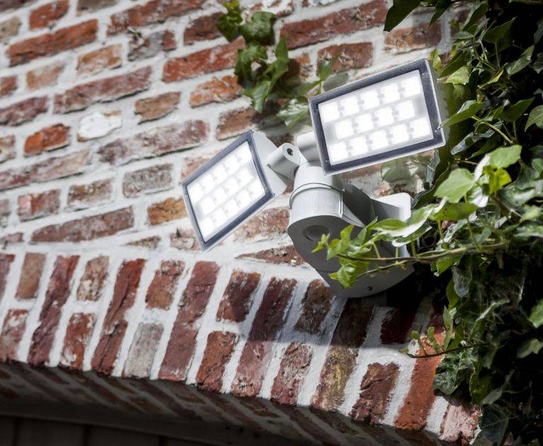 Garageneinfahrt und Hof beleuchten