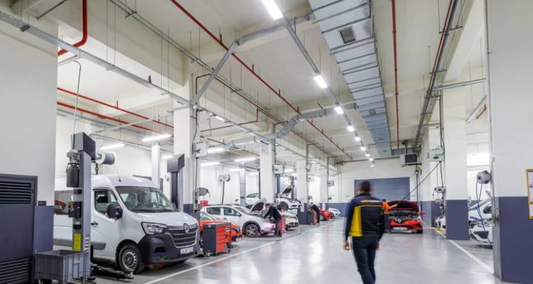 Lighting solutions for workshops