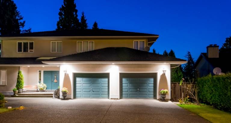 Iluminación de patios y calzadas