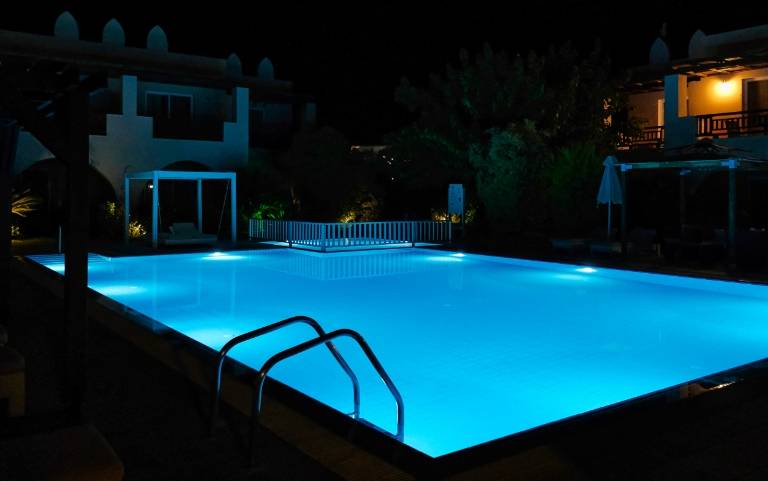 Piscina de noche