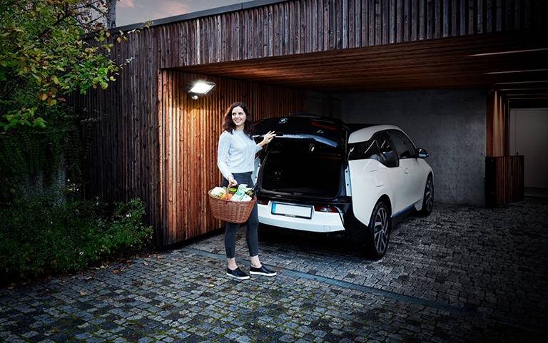 Automobilis po stogine