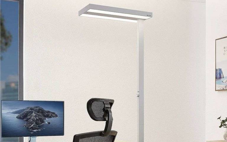 офис осветление с Pantone