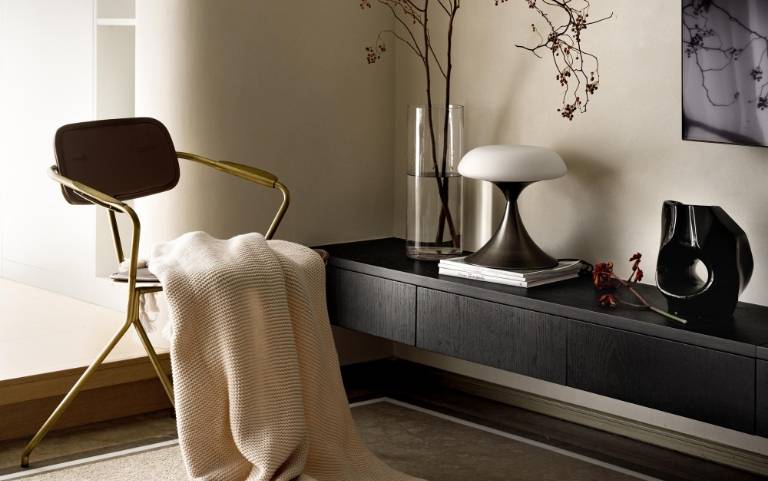 Nappali bézs-fekete színben