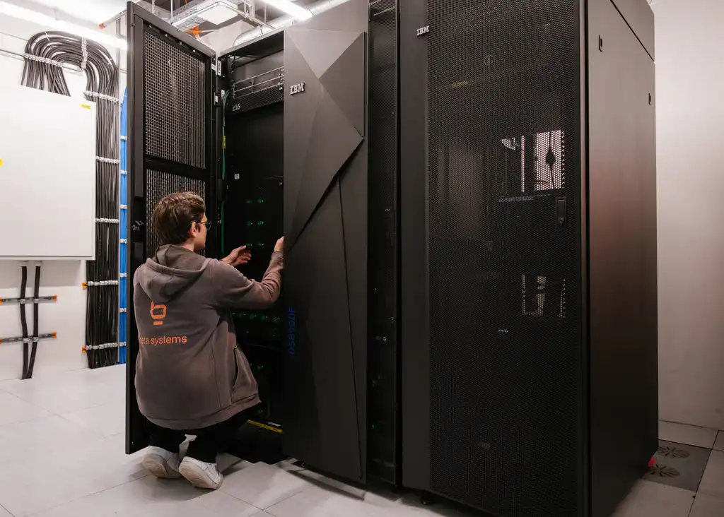 betasystems_office-berlin-server-3.jpg
