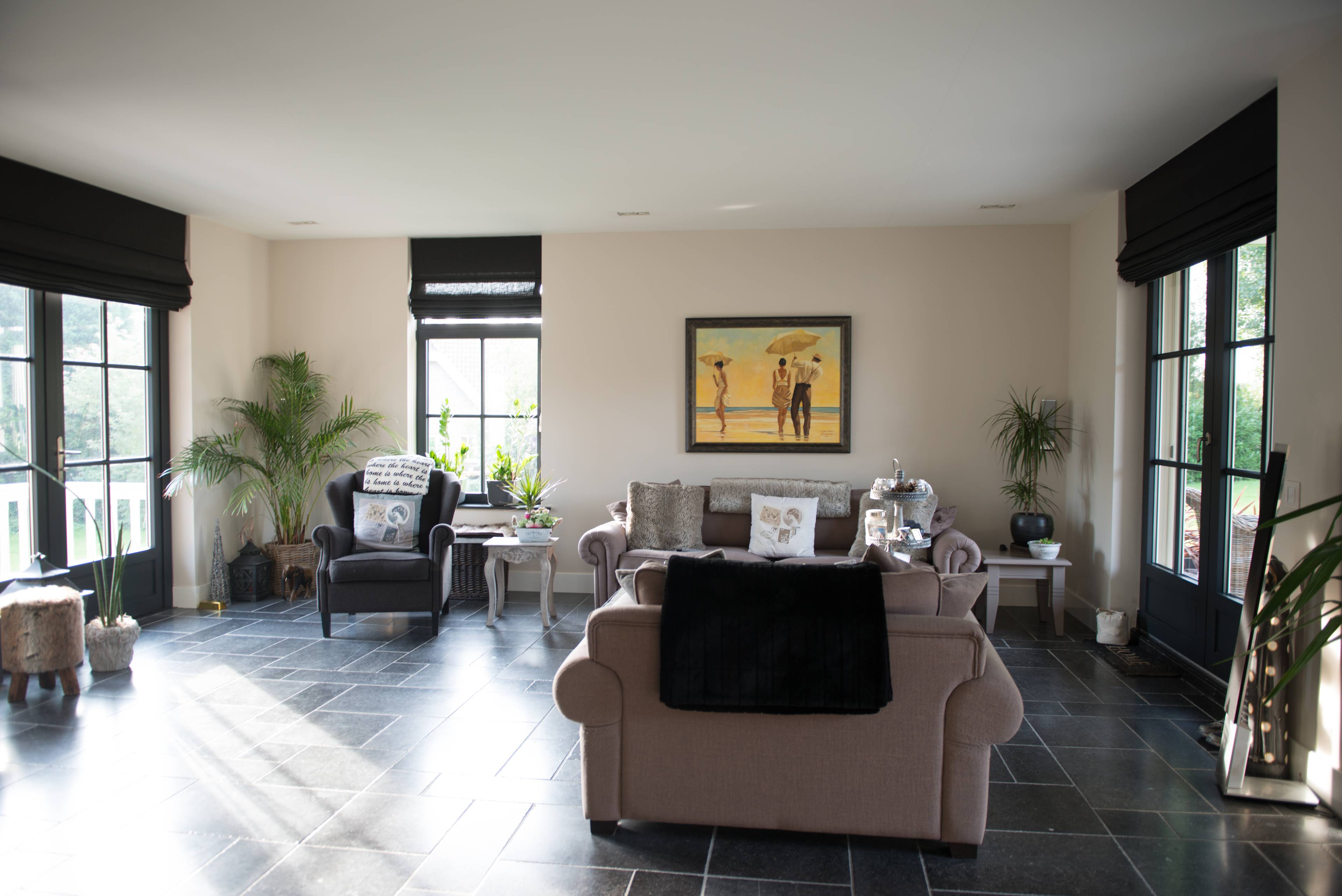 Châssis en aluminium gris avec croisillons dans un style classique