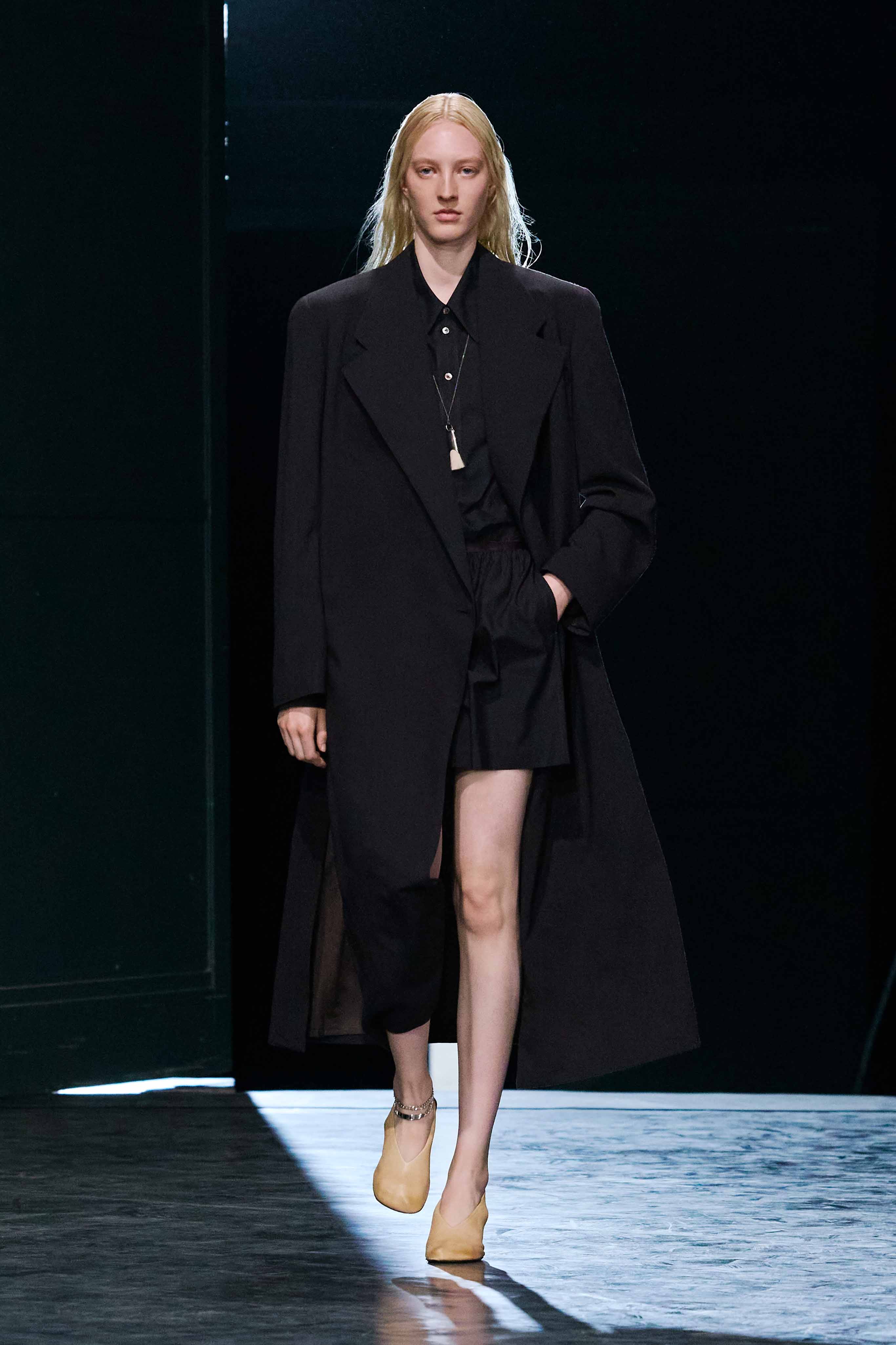 LEMAIRE_SS26_credit_Gregoire_Avenel_ECOM_LOOK_01 | LEMAIRE