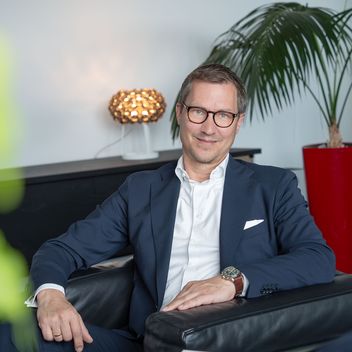 Bernhard Görg im Gespräch in der Lounge