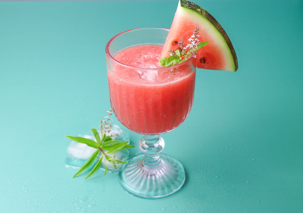 Wassermelonen-Drink Wassermelonen-Drink in einem Stielglas