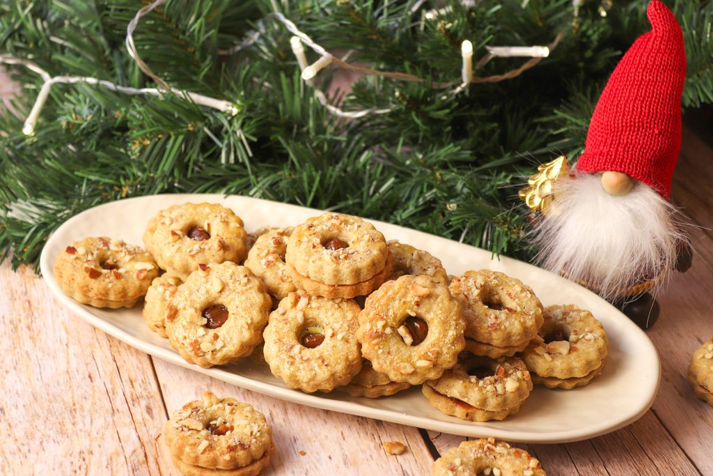 Frankfurter Kränzchen Frankfurter Kränzchen auf einer Platte mit Wichtel