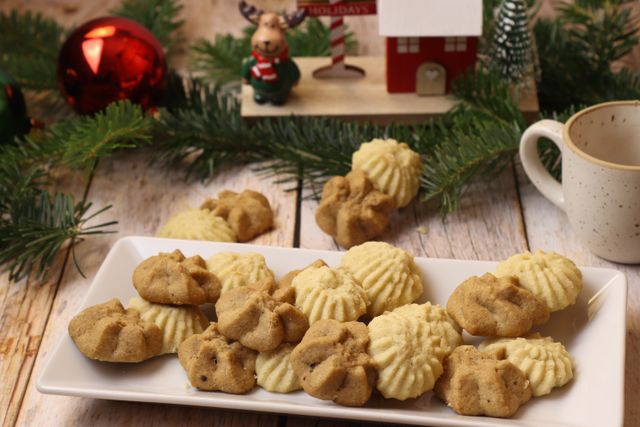 Twin-Kekse Twin-Kekse auf einer Kuchenplatte