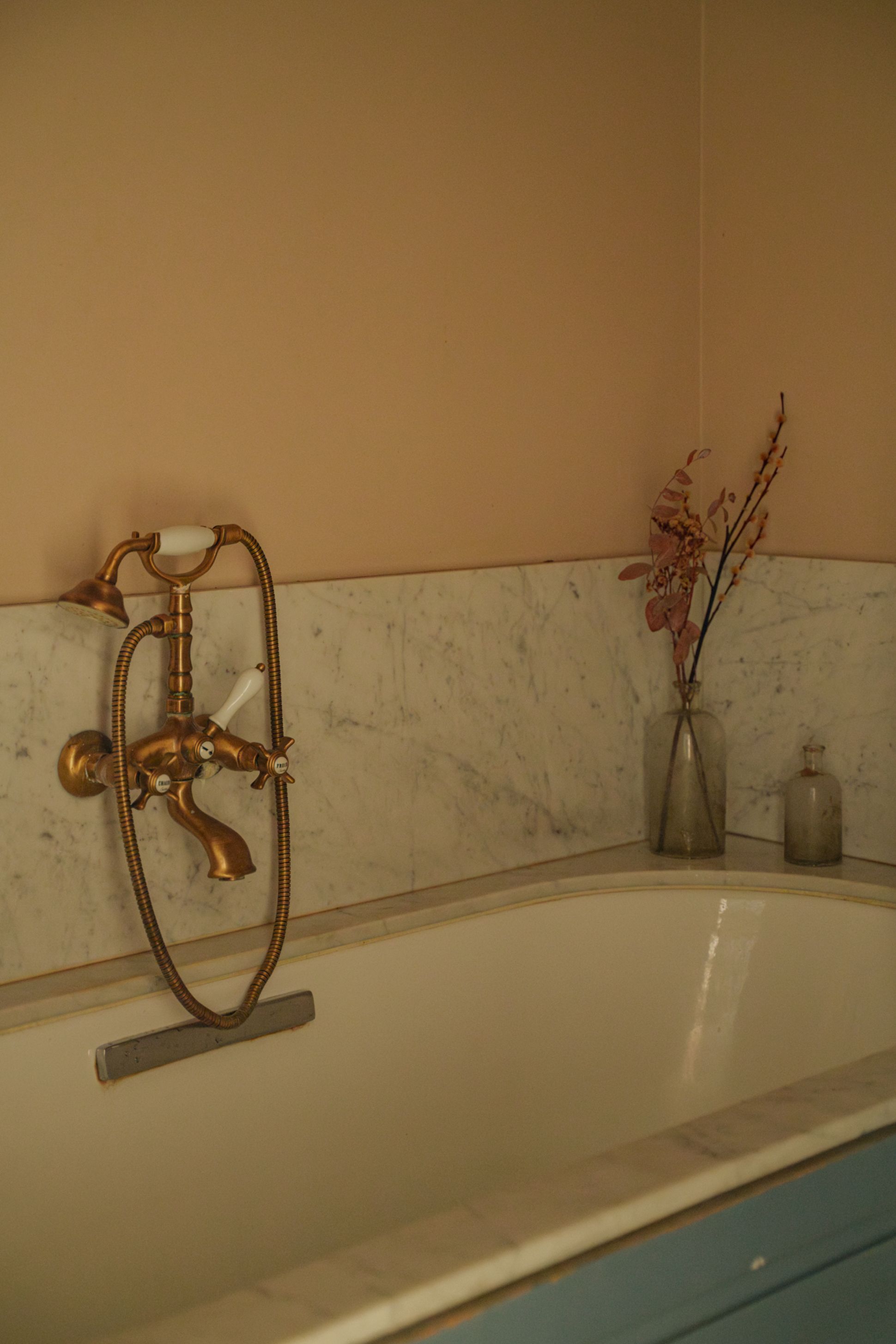 Alexandra Sprung chez elle en famille à Paris