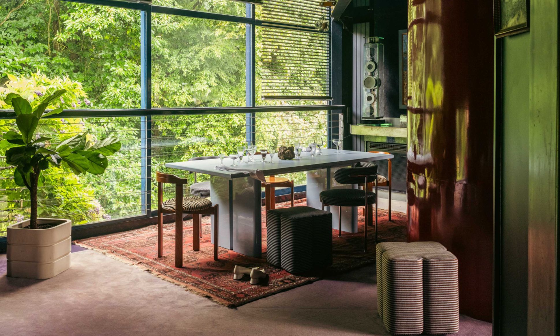 Table Tokyo Bleu, Fiori marron bleu clair, cache pot Donna BC, pouf fiori bleu nuit gris,Libera rayé