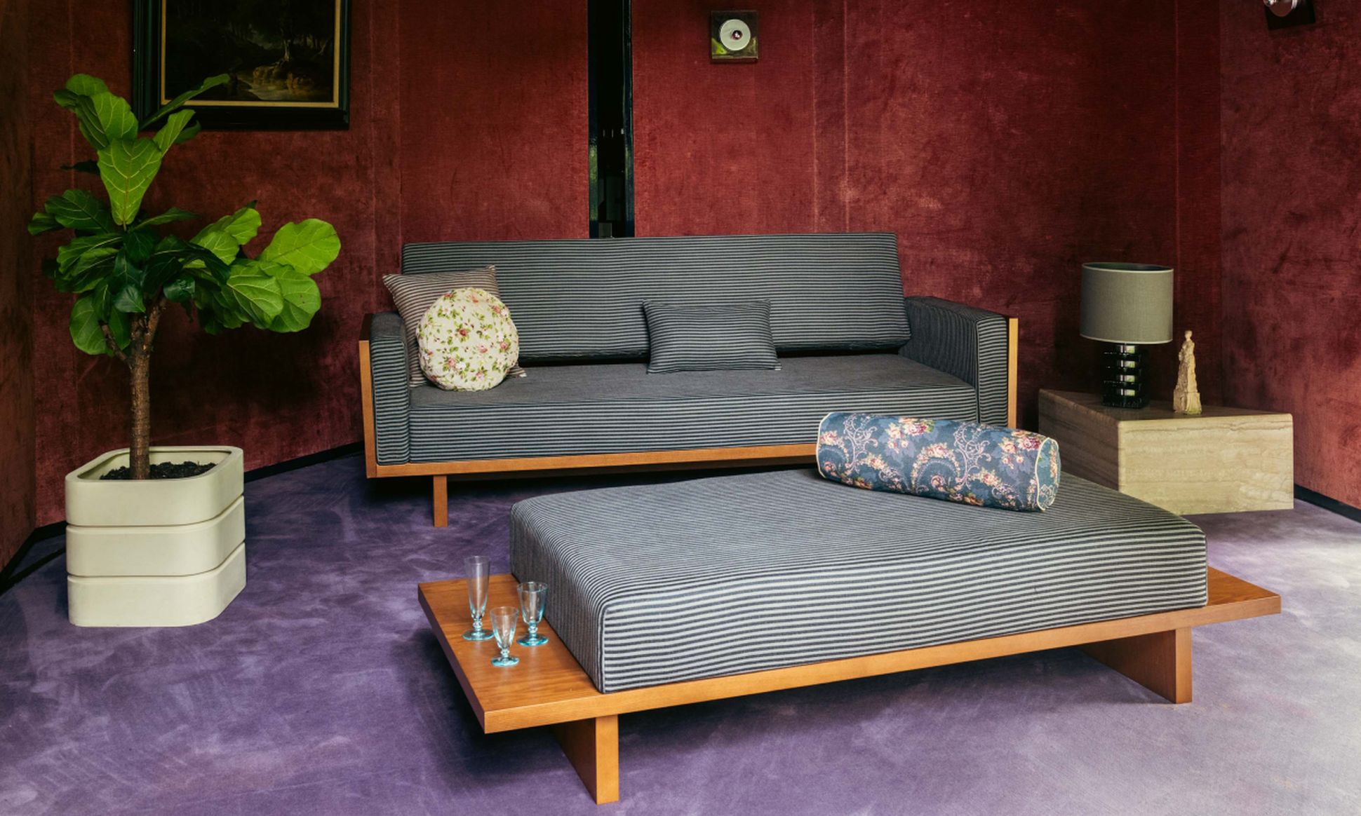 Signora 3P canapé et banquette tissu rayé bleu nuit et gris, Coussin adri tapisserie bleu à fleurs