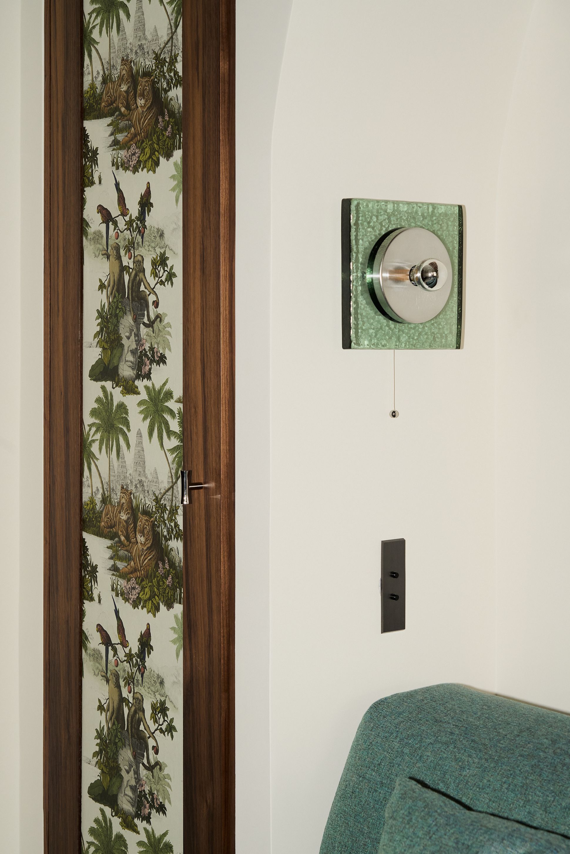 CHEZ CONSTANCE JABLONSKI