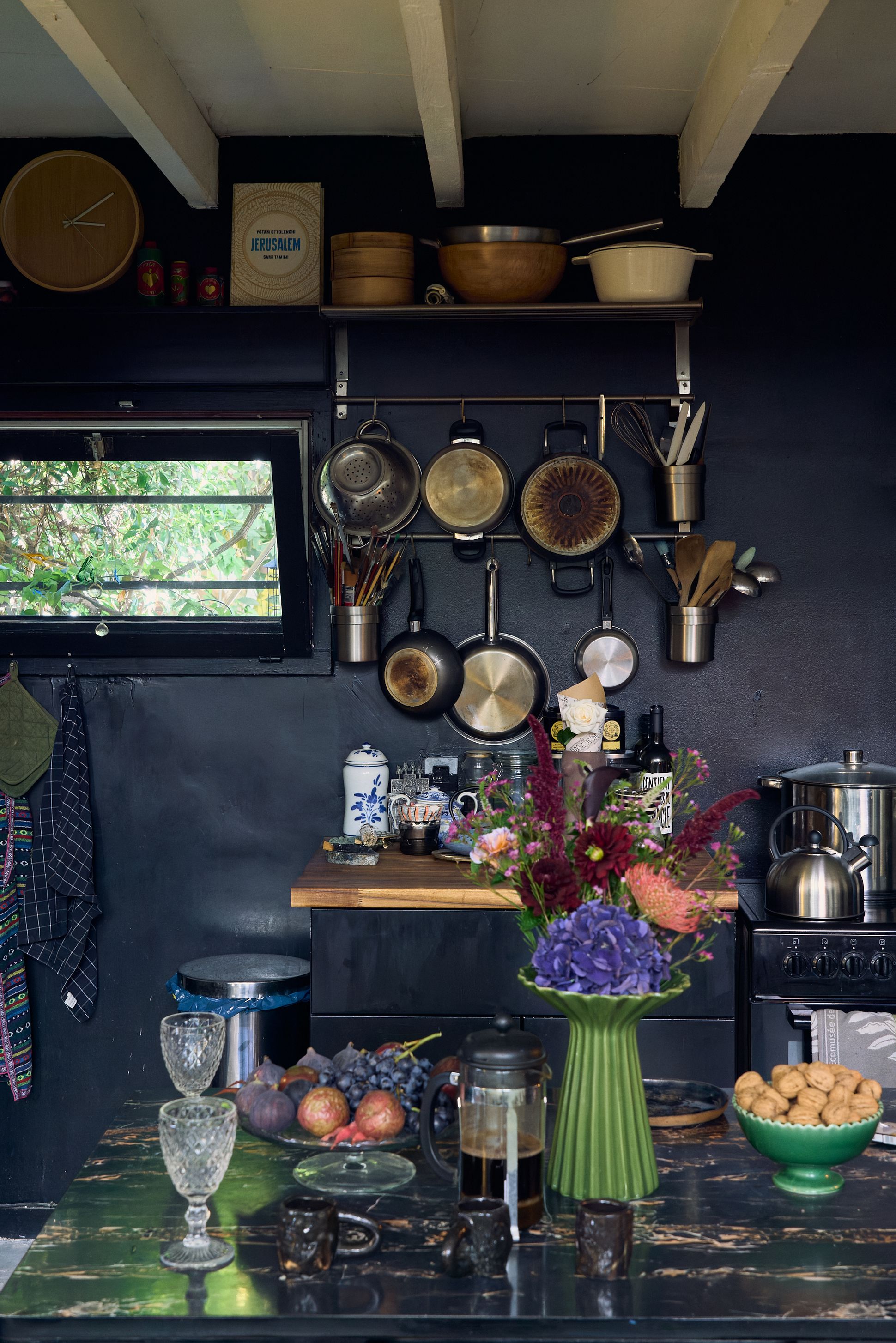 CHEZ LIA ROCHAS-PARIS 12