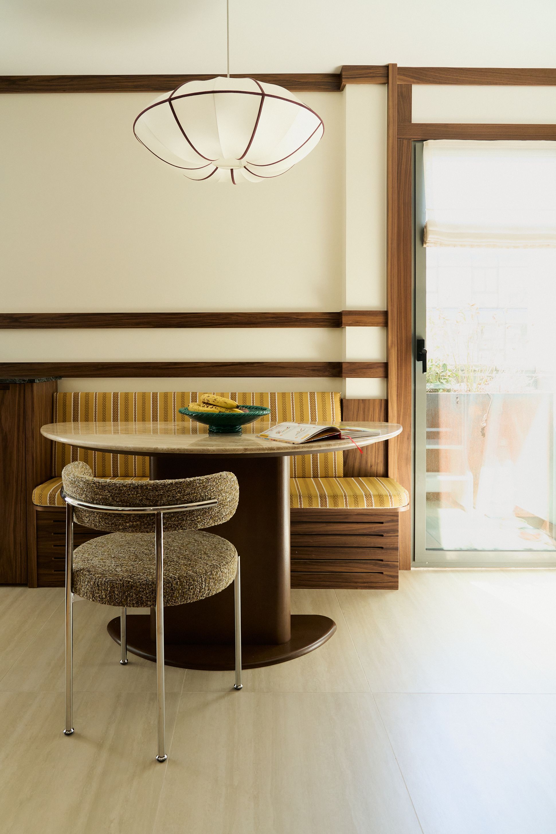 CHEZ CONSTANCE JABLONSKI 87