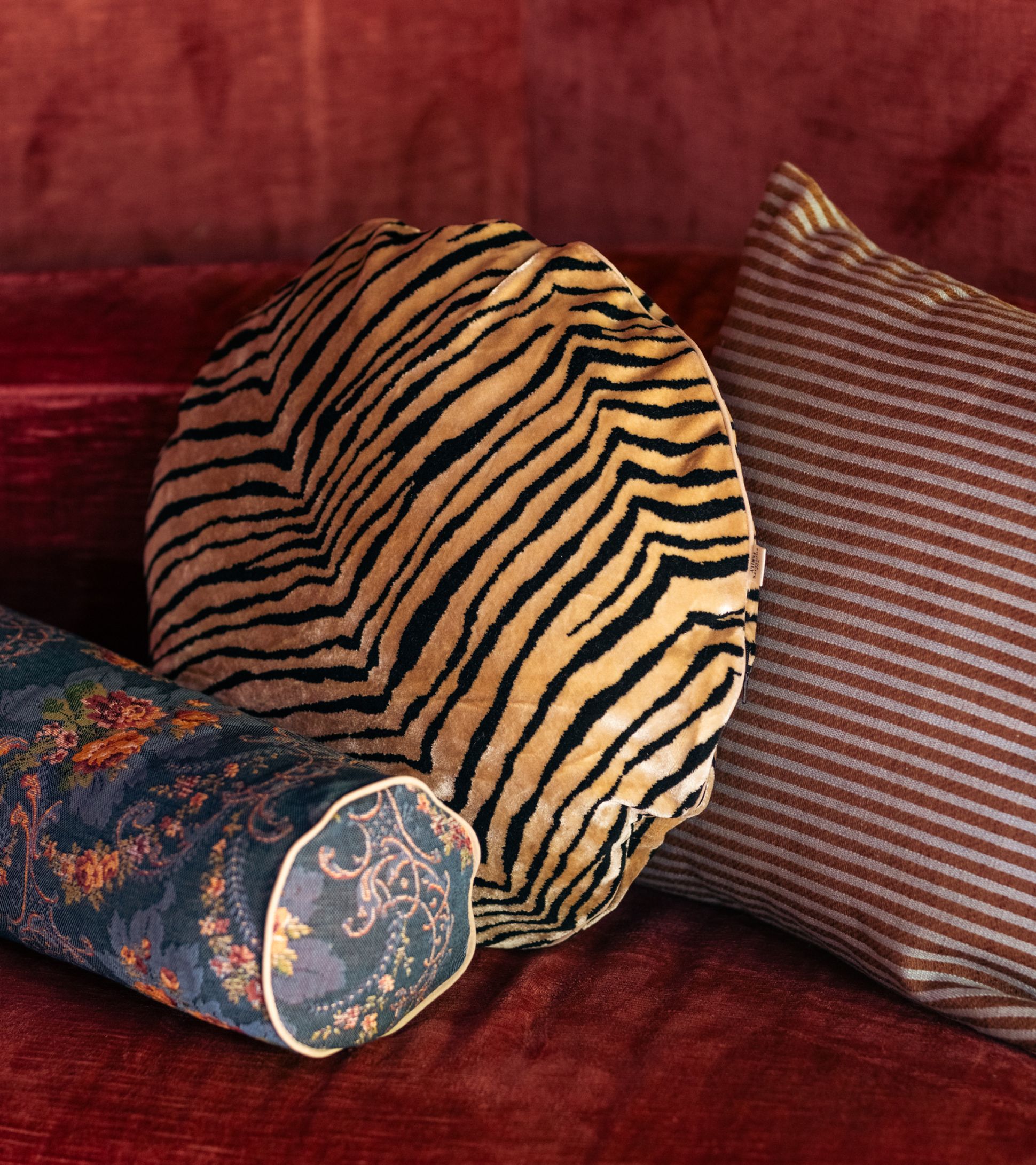 Coussin Bomboloni velours tigre
