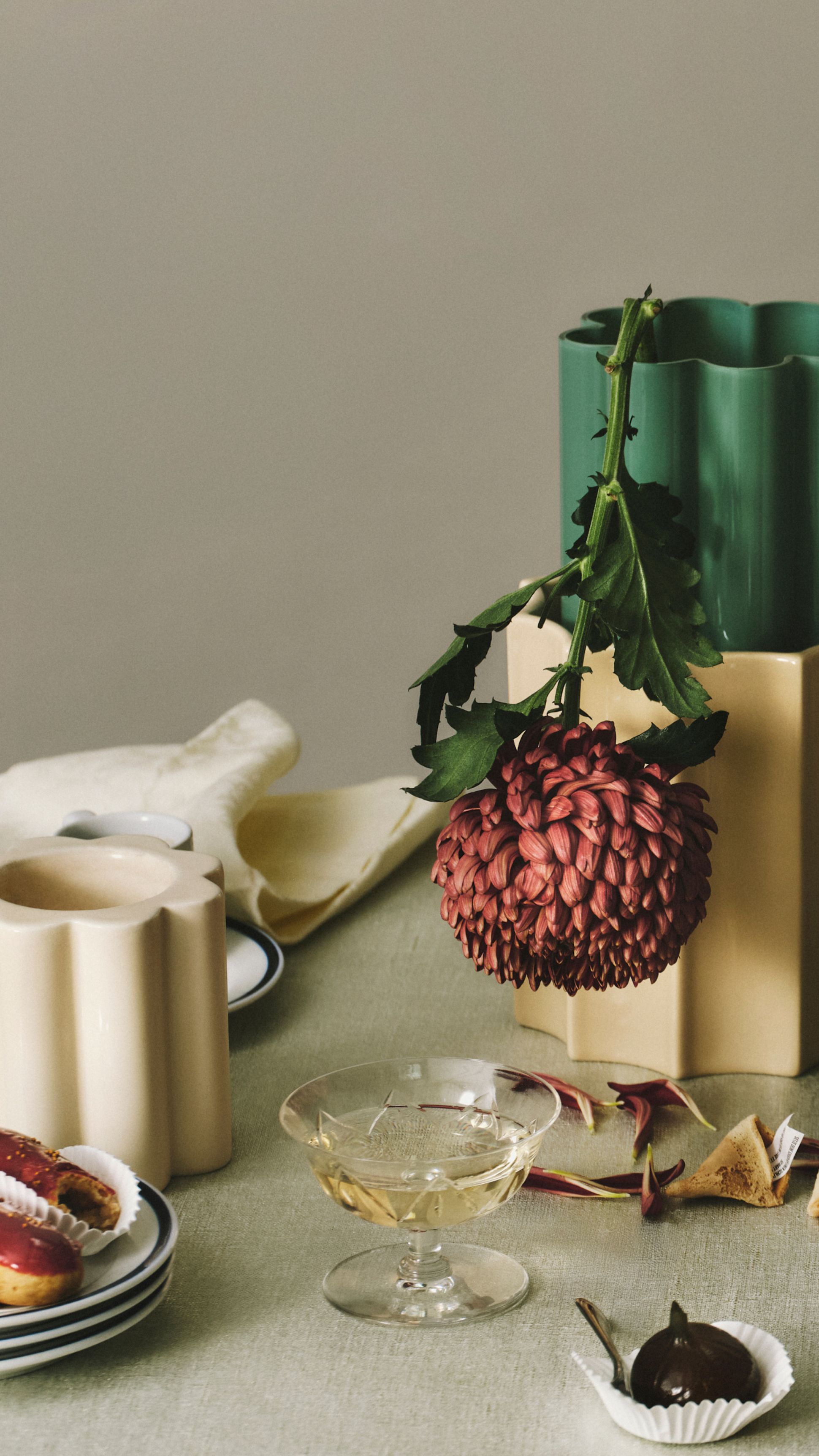 Messy christmas HERO_HP_MOBILE_1