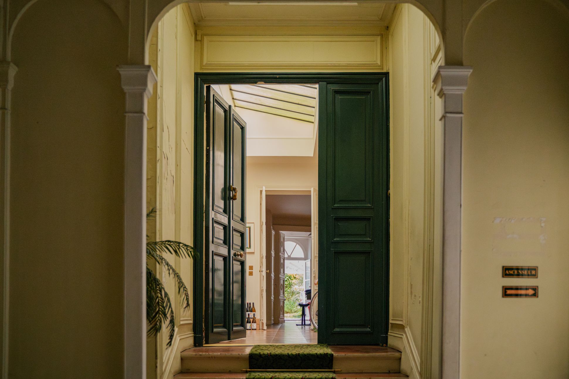 Alexandra Sprung chez elle en famille à Paris