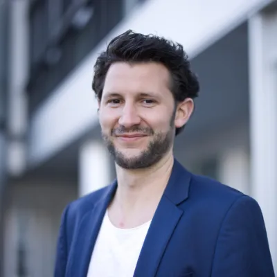 blok.testimonial_author_image.name