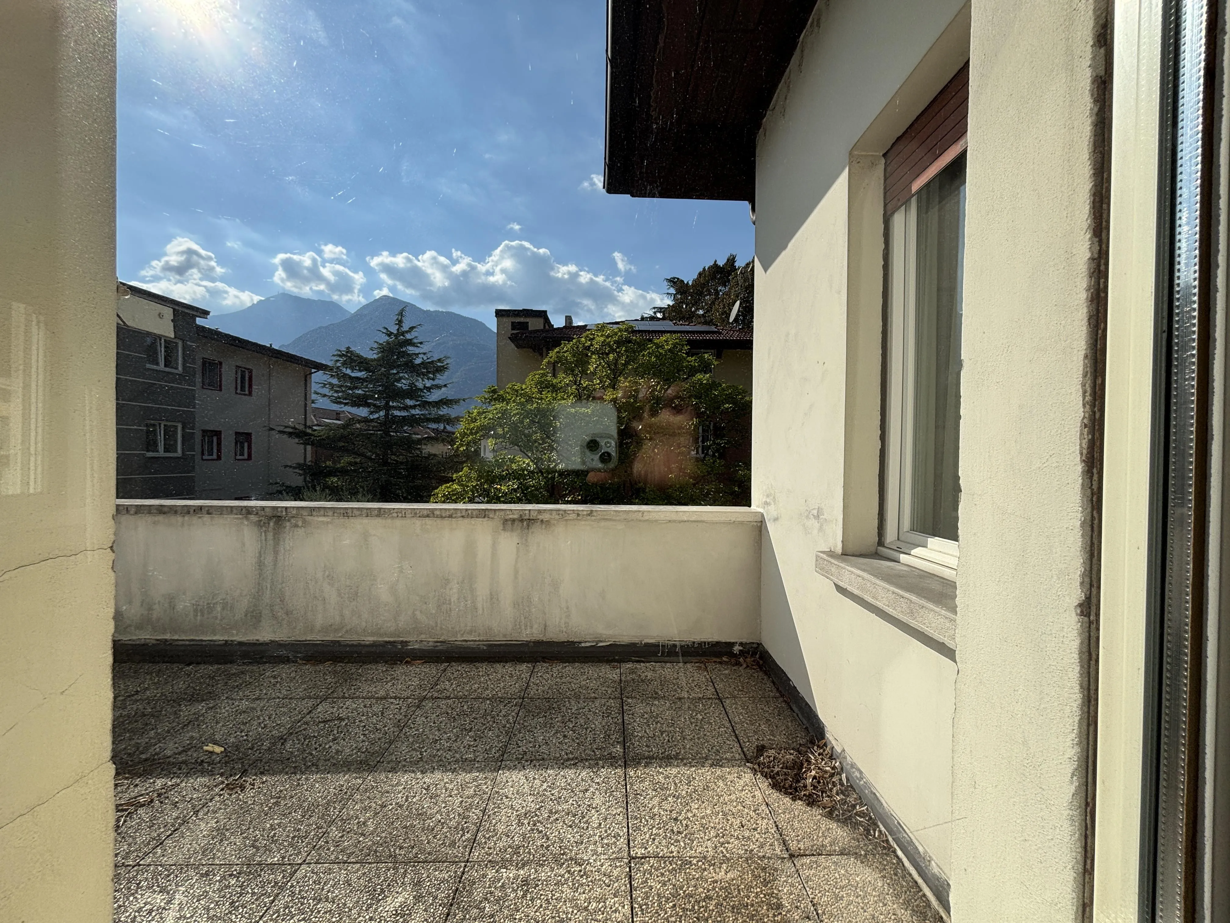 Abitazione indipendente cielo-terra con ampio giardino privato in Bolghera - immagine 16