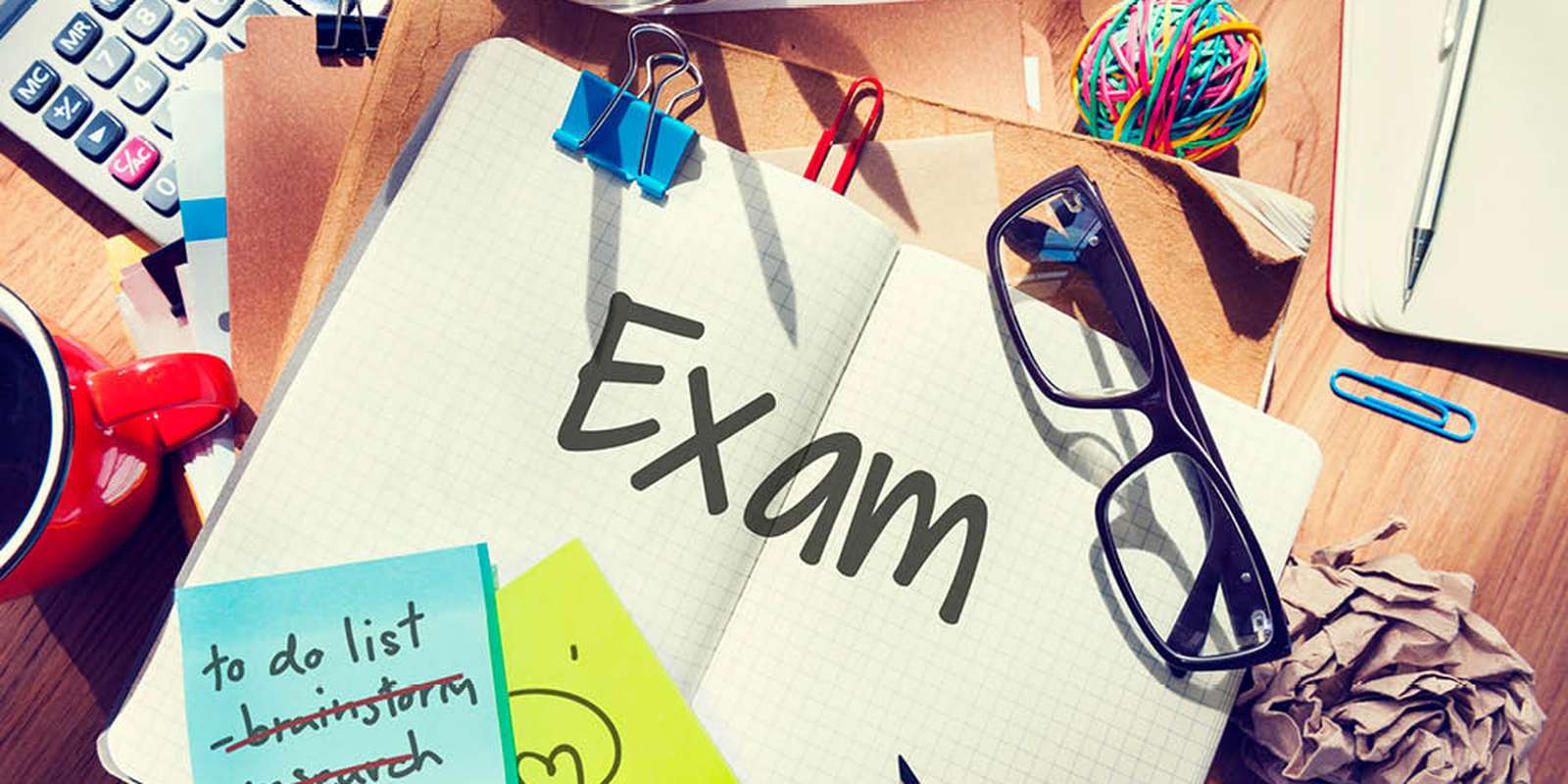 Exam notes and to-do lists with post it notes