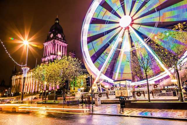 Leeds townhall at night