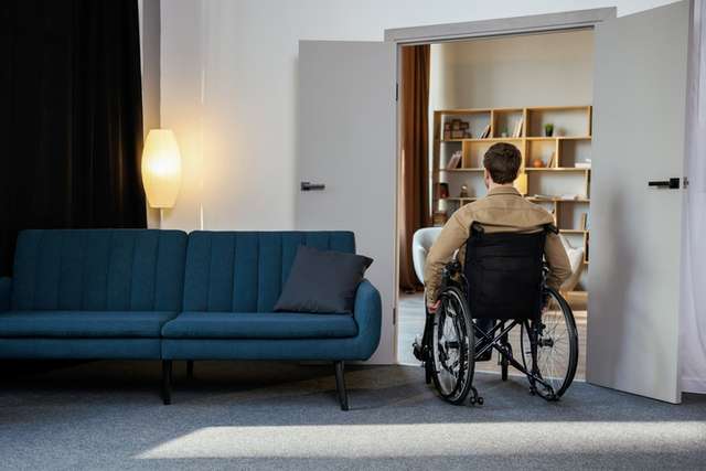 Disabled student navigating student accommodation