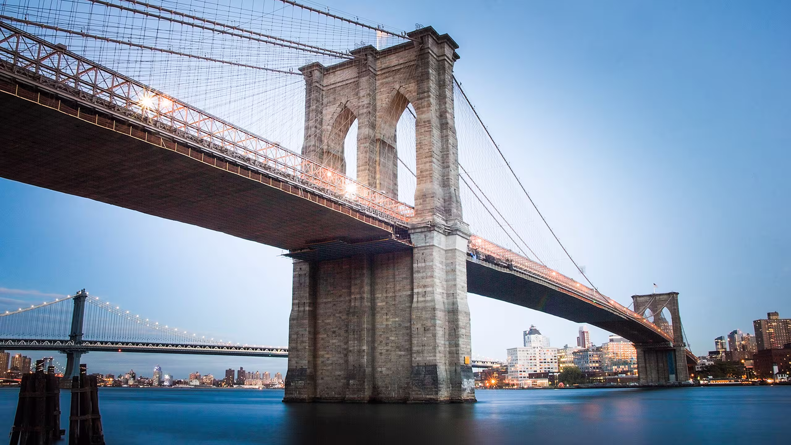 image of the Brooklyn bridge