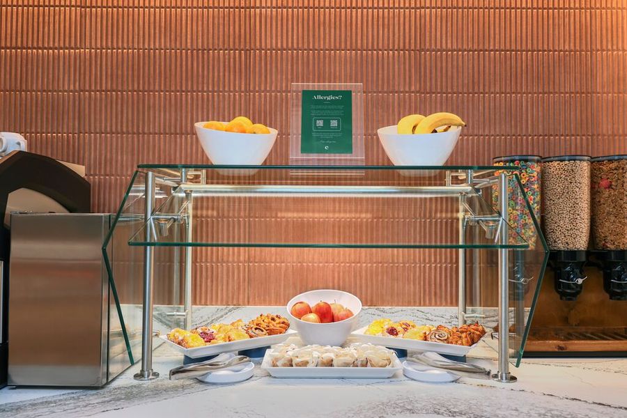 Tulsa Escape Lounge dining