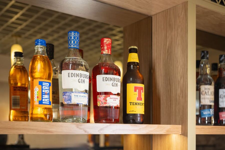 EDI lounge bar