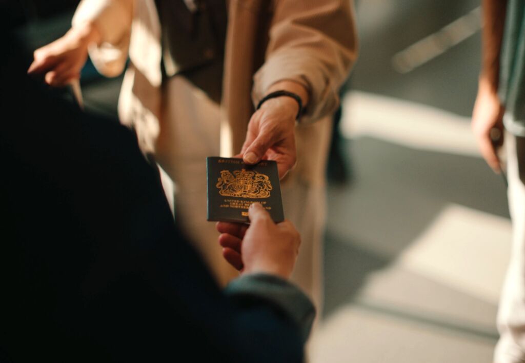 Medium-1092-aether-Guest-Journey-Stills-Depart-06
