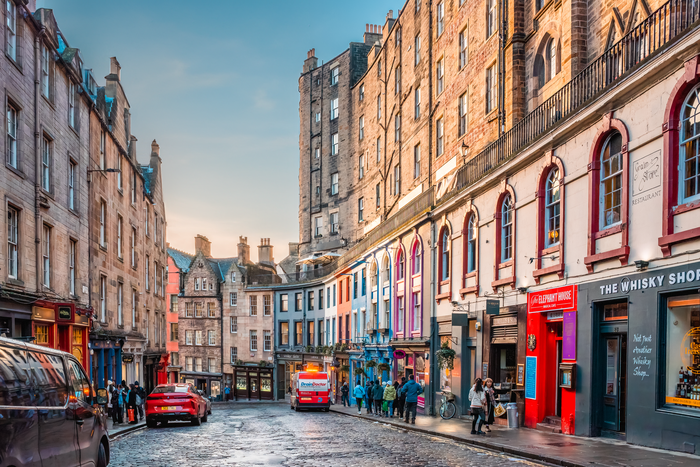 0679-Escape-Lounges-EDI-Opening-Announcement-Still