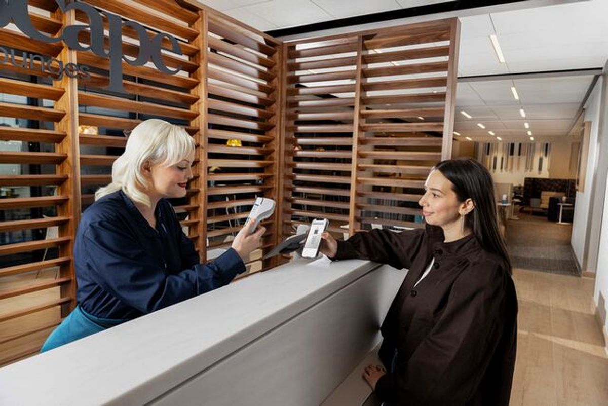 Bradley Lounge access