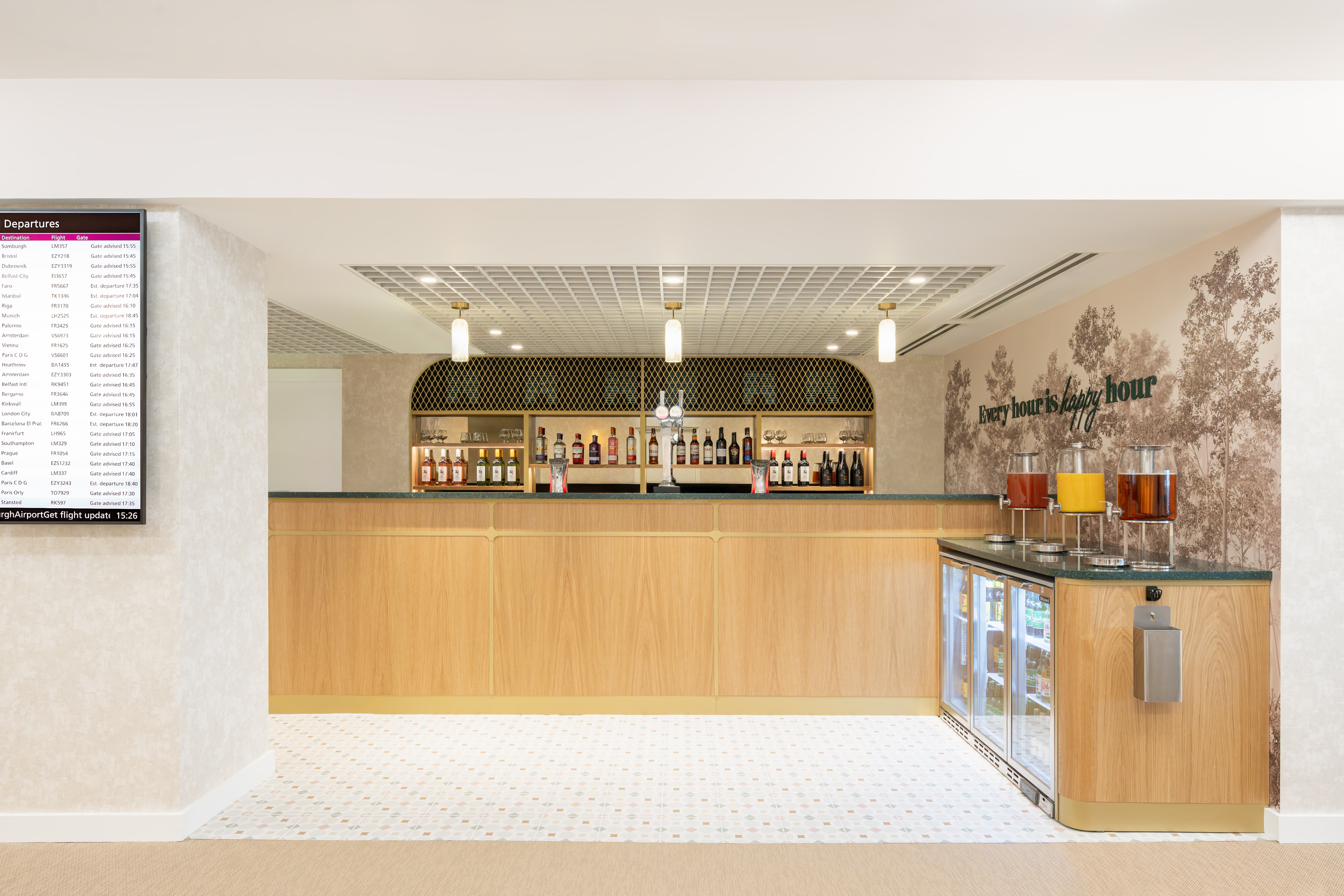 https://a.storyblok.com/f/263504/7090x4727/65821c320c/edinburgh-escape-lounges-bar-area.jpg