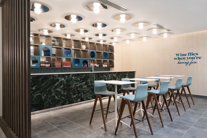 brs-interior-bar-area