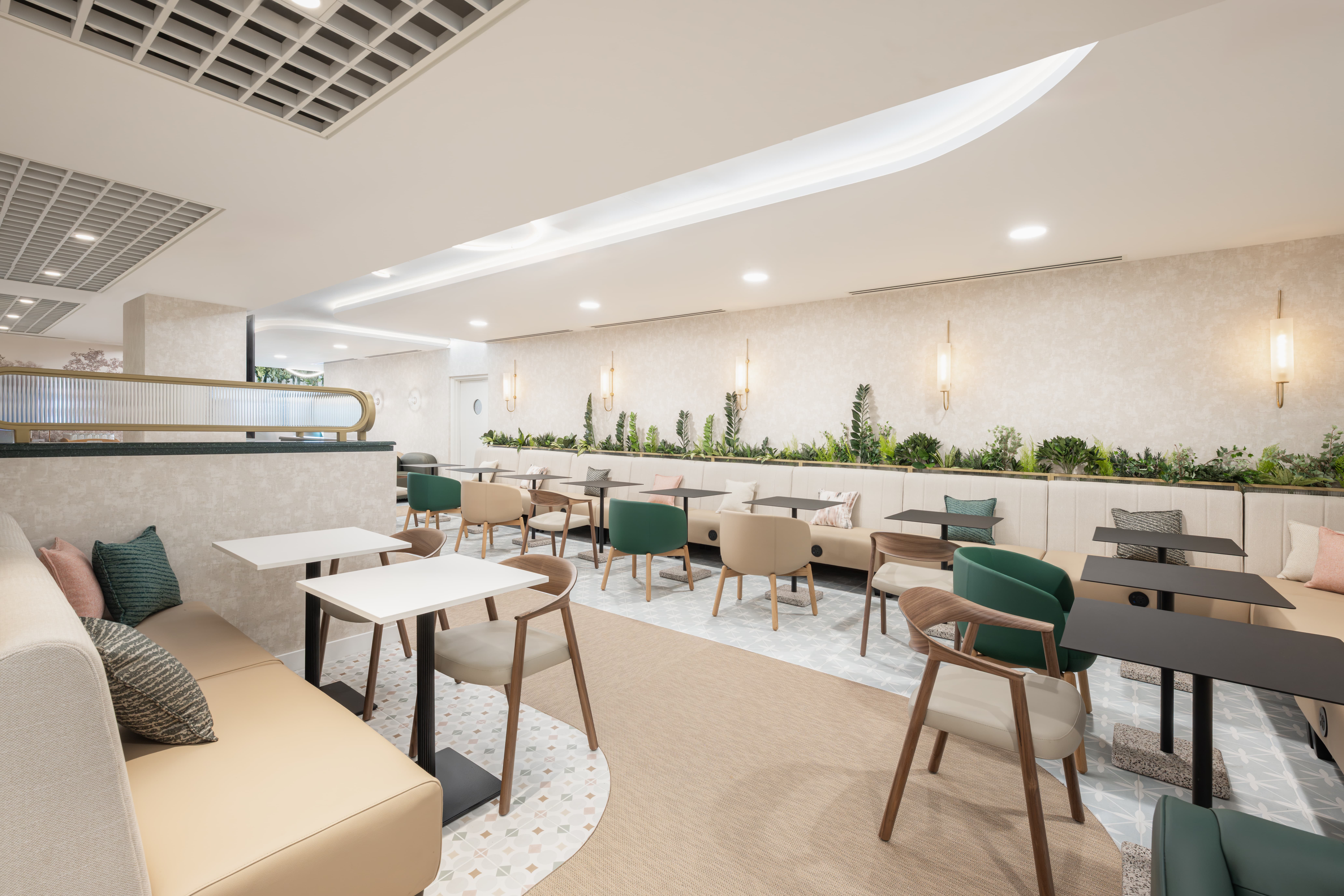 https://a.storyblok.com/f/263504/8256x5504/41bc4f0624/edinburgh-escape-lounges-seating-area.jpg