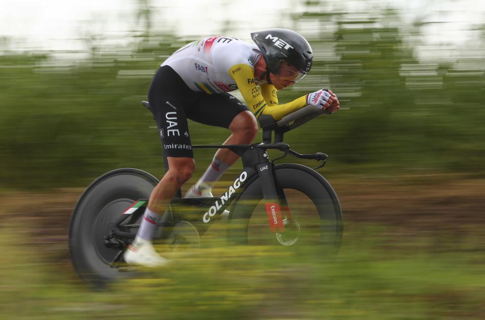 Pour le triathlon et les courses de contre-la-montre. Plus de vitesse, moins d'énérgie. Colnago