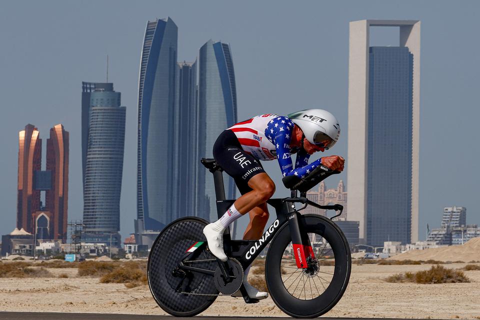 La tripletta del Team UAE con Vine e Bjerg sul podio Colnago