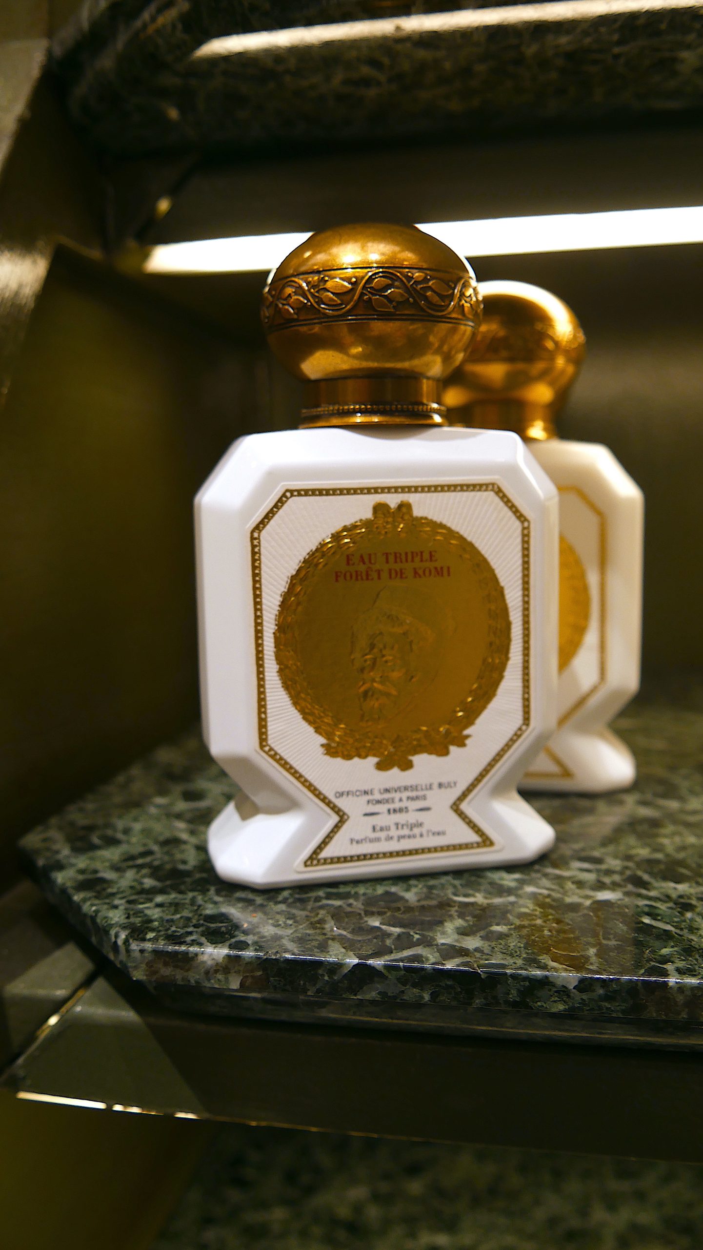 L'Officine Universelle Buly ダンドエマントドゥシリィ L'Officine Universelle Buly ダンドエマントドゥシリィ L