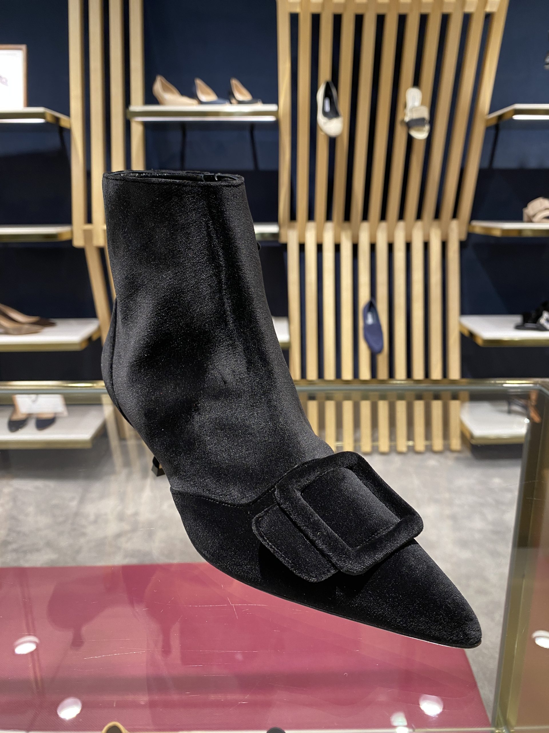 マノロブラニク  ルブタン好きな方にも 三越伊勢丹 | MANOLO BLAHNIK/マノロ ブラニク通販 | MAYSALE